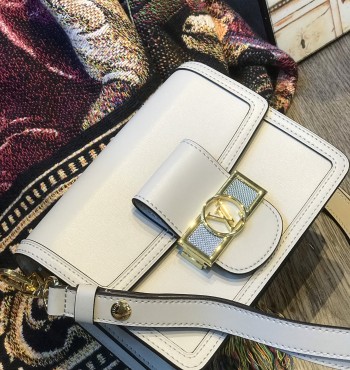 LV Dauphine mini 